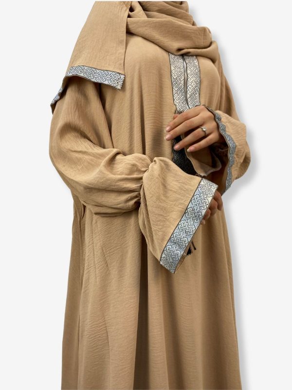 Robe de prière Ryma <br> Beige sable – Image 3