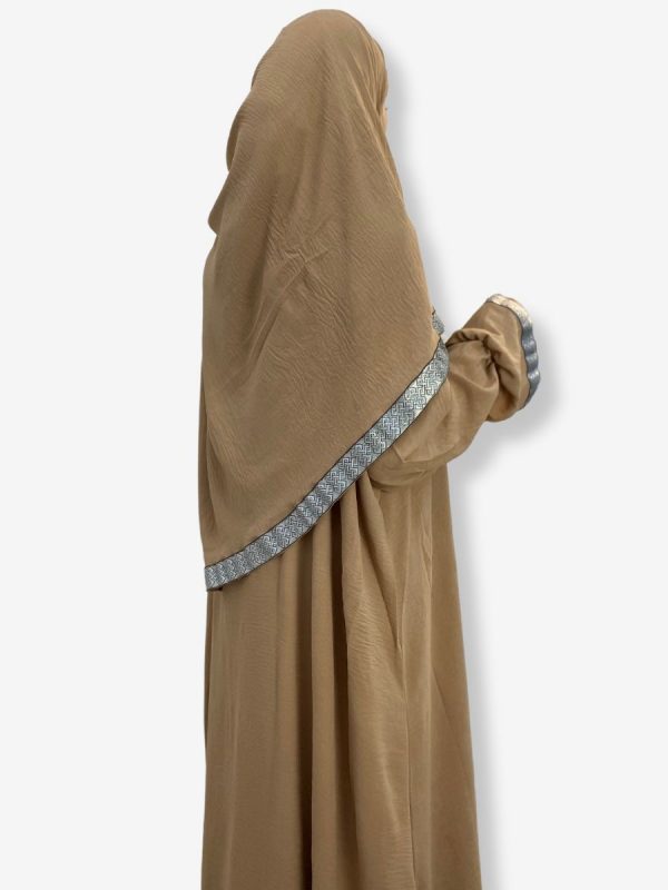 Robe de prière Ryma <br> Beige sable – Image 4