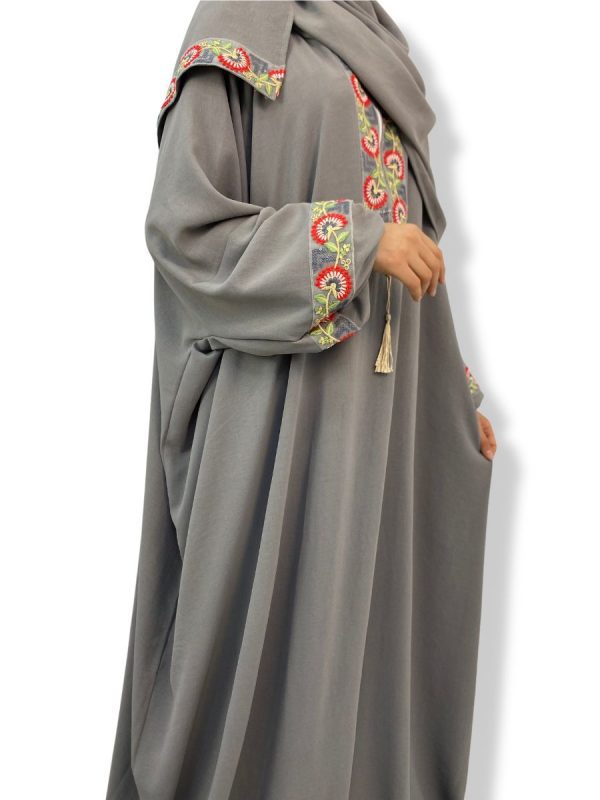 Robe de prière Fatima <br> Grise motif florale – Image 3